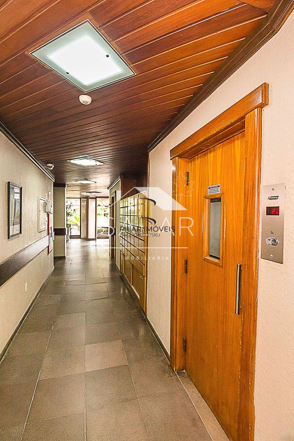 Apartamento de 02 dormitórios, no Bairro Menino Deus, Porto Alegre/RS