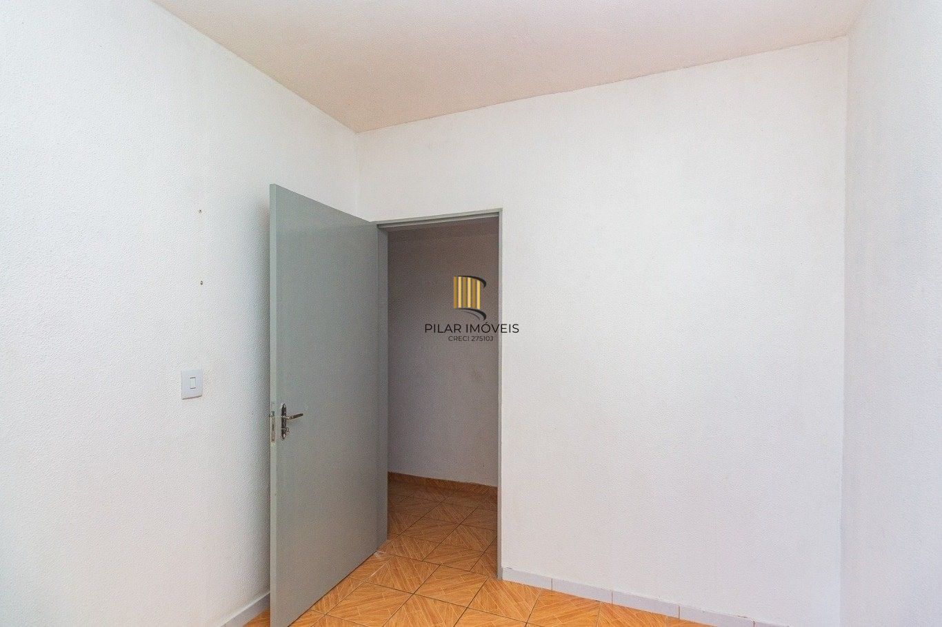 Excelente oportunidade para quem busca praticidade, conforto e boa localização, no bairro Jardim Itu em Porto Alegre.