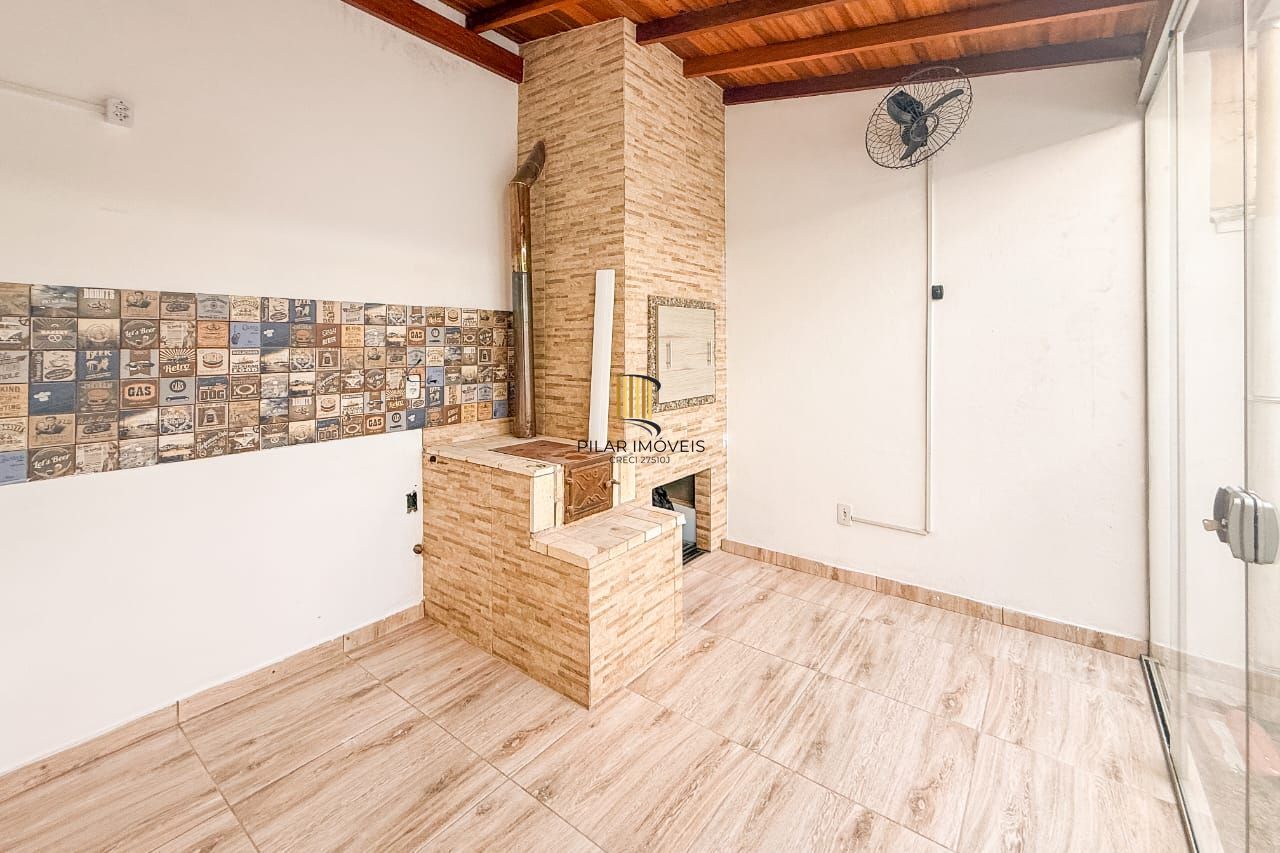 Casa de Condomínio 2 dormitórios no bairro Passo da Areia