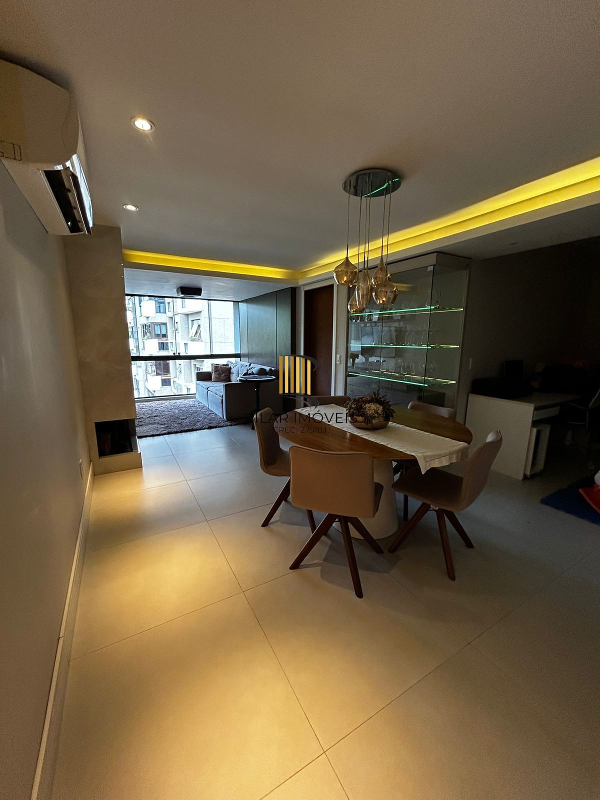 Amplo Apartamento de 183m² na Anita Garibaldi com 2 Vagas, Depósito e Projeto para Cobertura