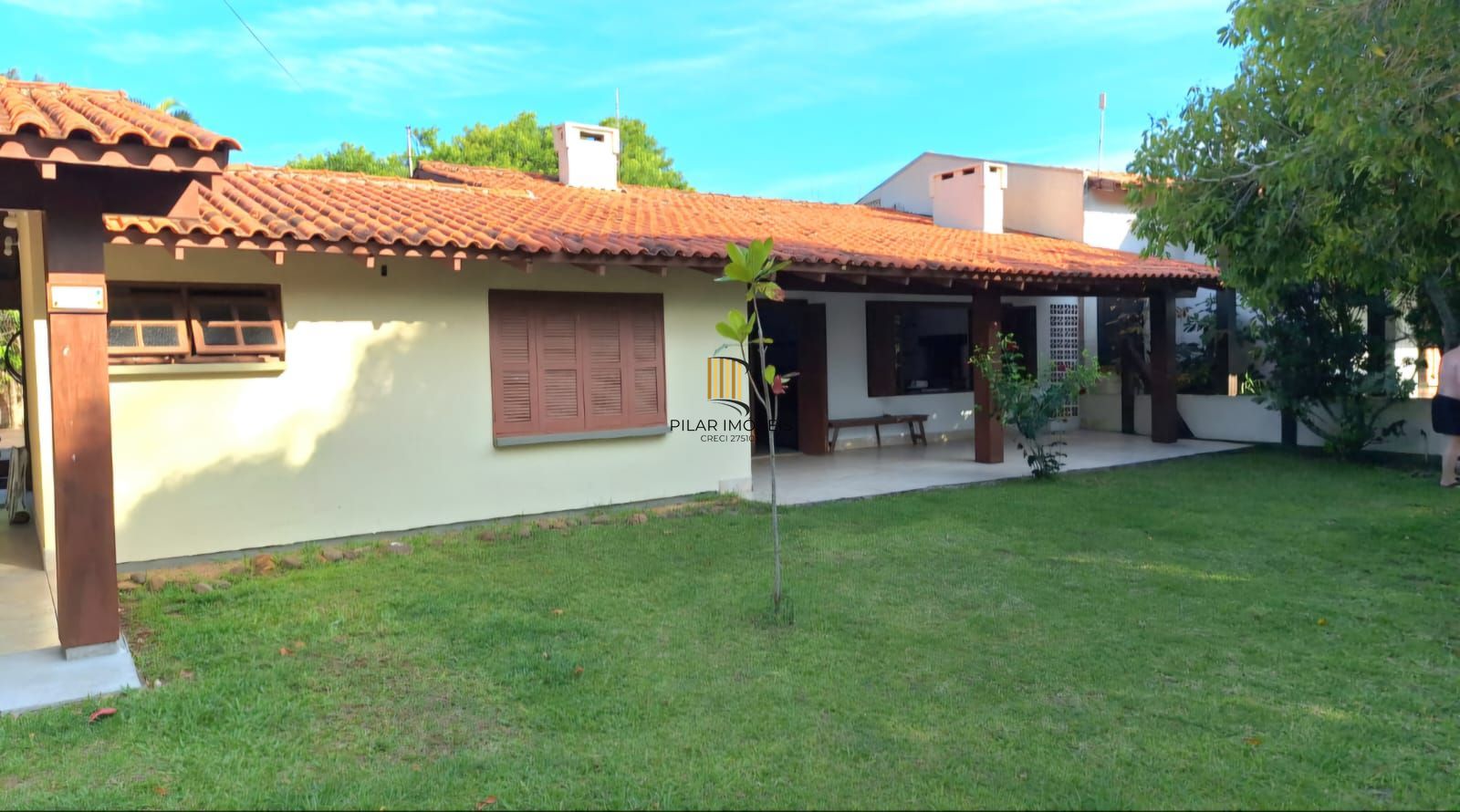 Casa com Piscina e Espaço Gourmet à Venda em  – 3 Dormitórios | Mariluz Plano D