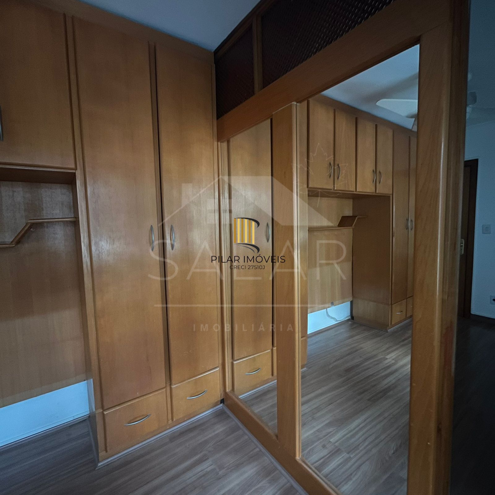 Excelente JK semimobiliado, bairro Passo da Areia, Porto Alegre/RS