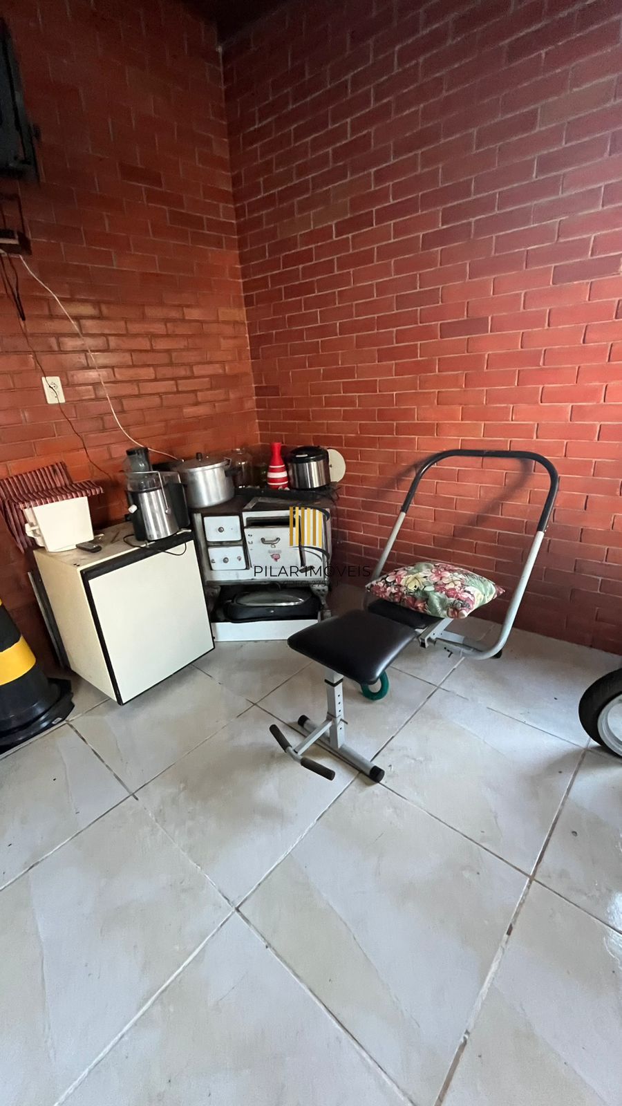 Casa de 03 dormitórios com suíte, Bairro Camaquã, Porto Alegre/RS