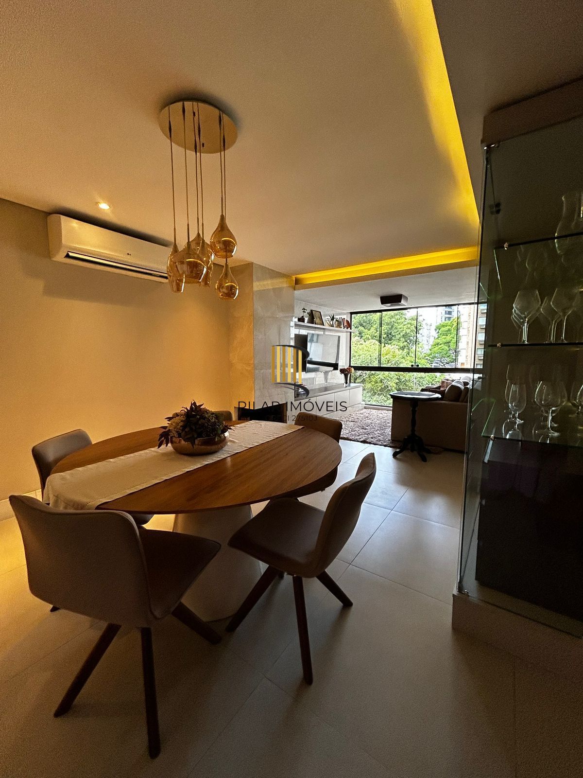 Amplo Apartamento de 183m² na Anita Garibaldi com 2 Vagas, Depósito e Projeto para Cobertura