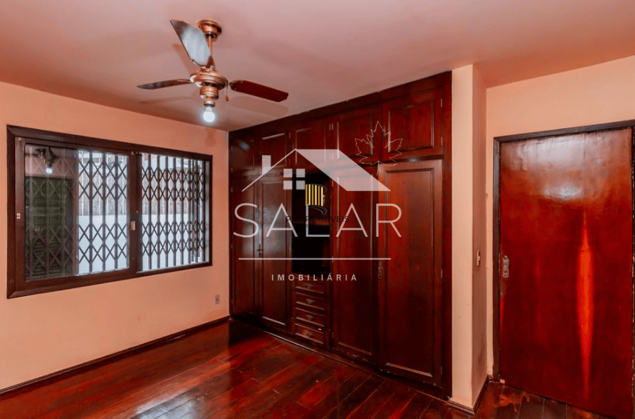 Casa em ótima localização, com 201m², Bairro Medianeira, Porto Alegre/RS