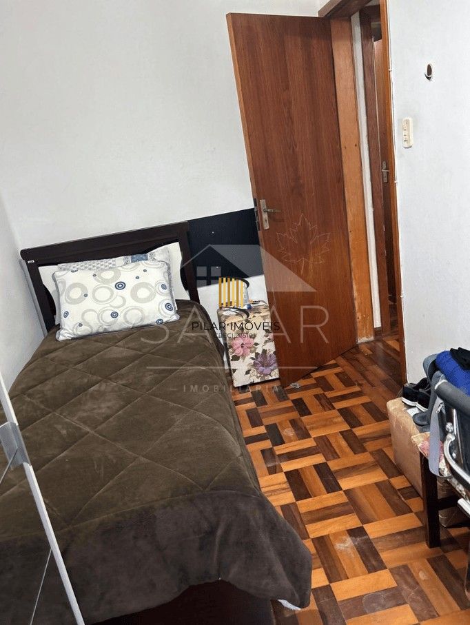 Apartamento desocupado e pronto para morar, 03 dormitórios, bairro IAPI