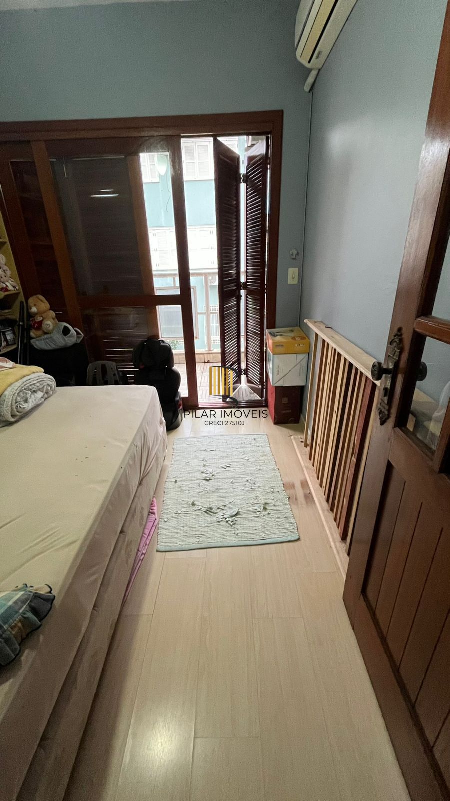 Sobrado Imponente com 4 Andares e 230m² – Garden Privativo e Lareira | R$ 1.480.000