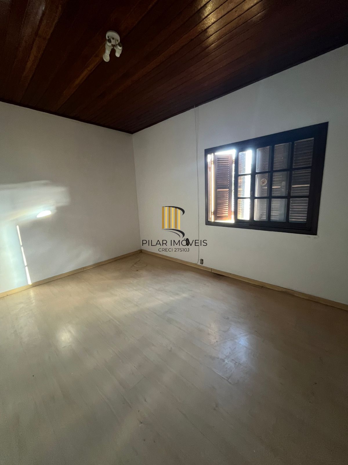 Casa ampla com potencial residencial e comercial | 220m² | Porto Alegre, Rio Grande do Sul