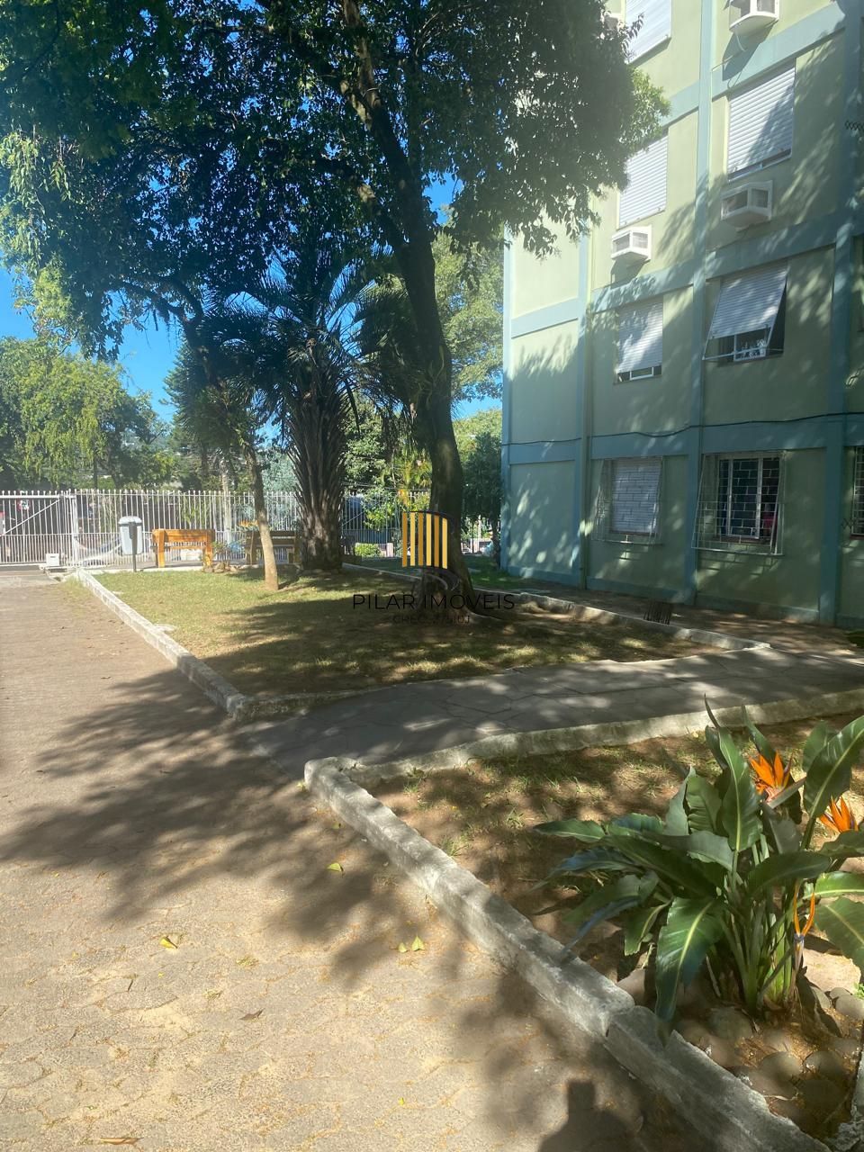Apartamento com 02 dormitórios, Bairro Camaquã, Porto Alegre/RS