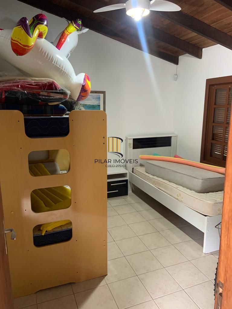 Casa com Piscina e Espaço Gourmet à Venda em  – 3 Dormitórios | Mariluz Plano D