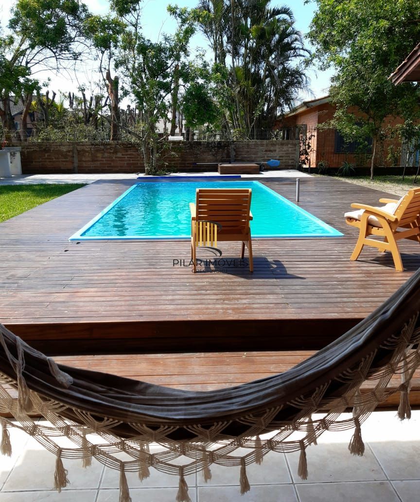 Casa com Piscina e Espaço Gourmet à Venda em  – 3 Dormitórios | Mariluz Plano D