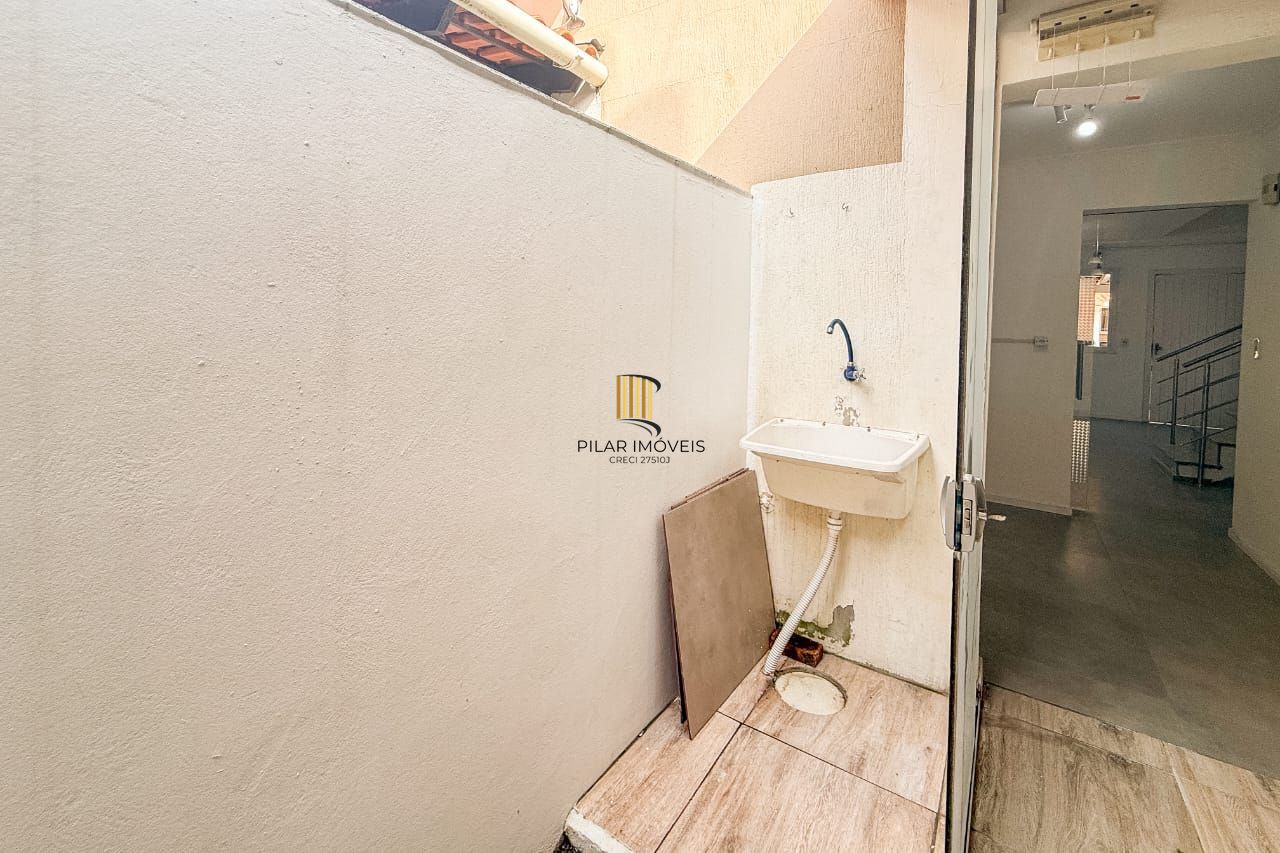 Casa de Condomínio 2 dormitórios no bairro Passo da Areia