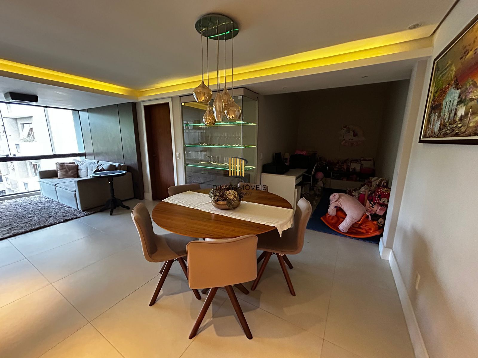 Amplo Apartamento de 183m² na Anita Garibaldi com 2 Vagas, Depósito e Projeto para Cobertura