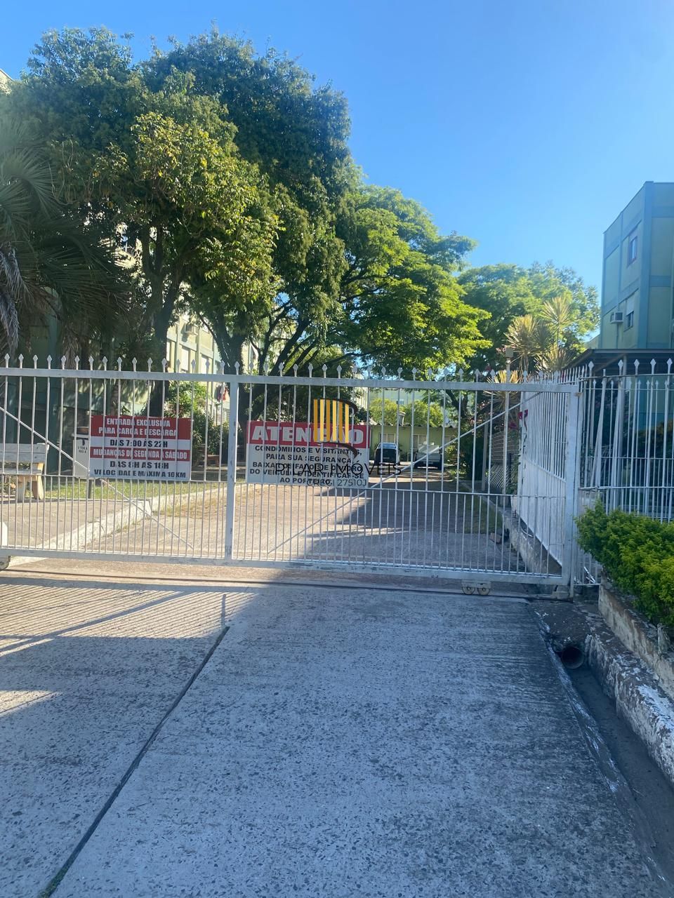 Apartamento com 02 dormitórios, Bairro Camaquã, Porto Alegre/RS