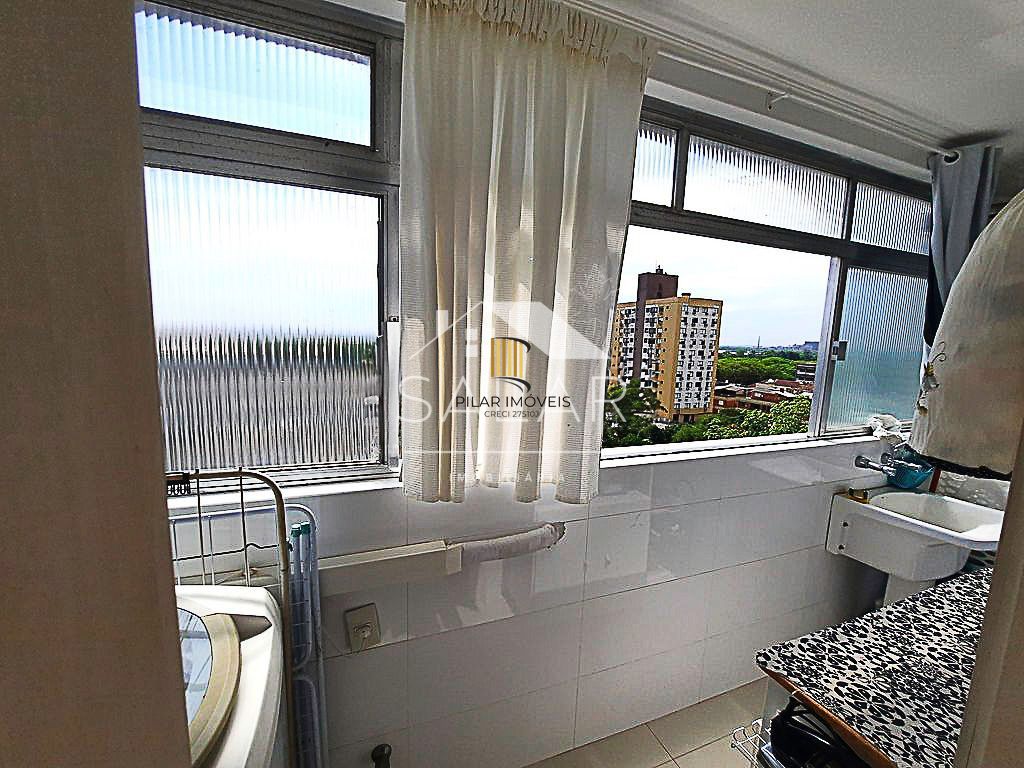 Apartamento de 02 dormitórios, no Bairro Menino Deus, Porto Alegre/RS