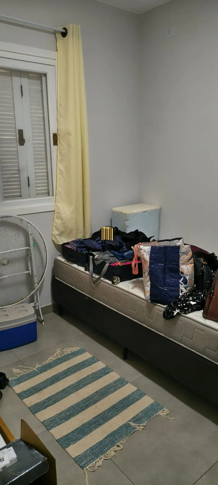 Casa na praia com 2 dormitórios e vaga — aceita troca por apartamento em Porto Alegre