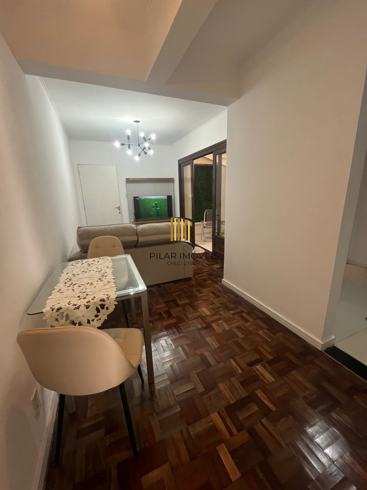 Apartamento mobiliado no Navegantes – 61,15m² privativos, ideal para morar ou investir