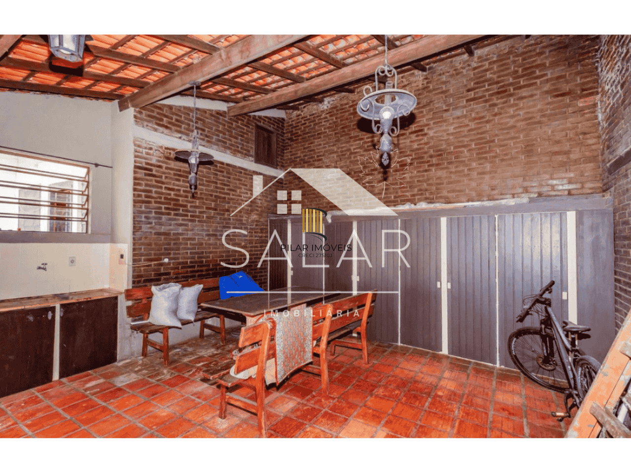 Casa em ótima localização, com 201m², Bairro Medianeira, Porto Alegre/RS