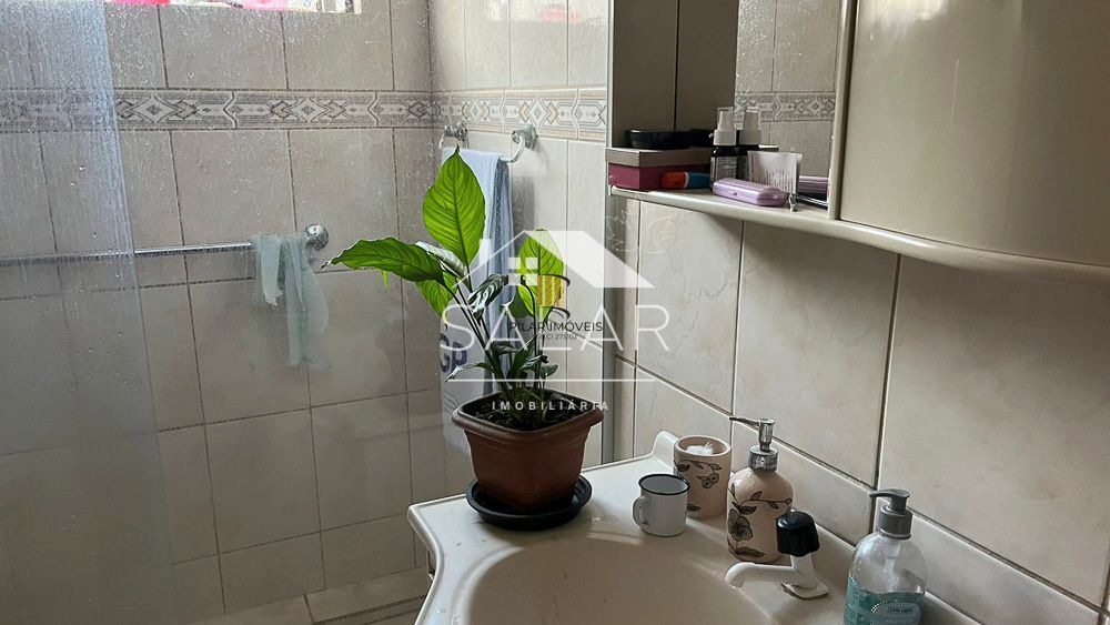 Terreno com duas casas no pátio, Bairro Teresópolis, Porto Alegre, Rio Grande do Sul