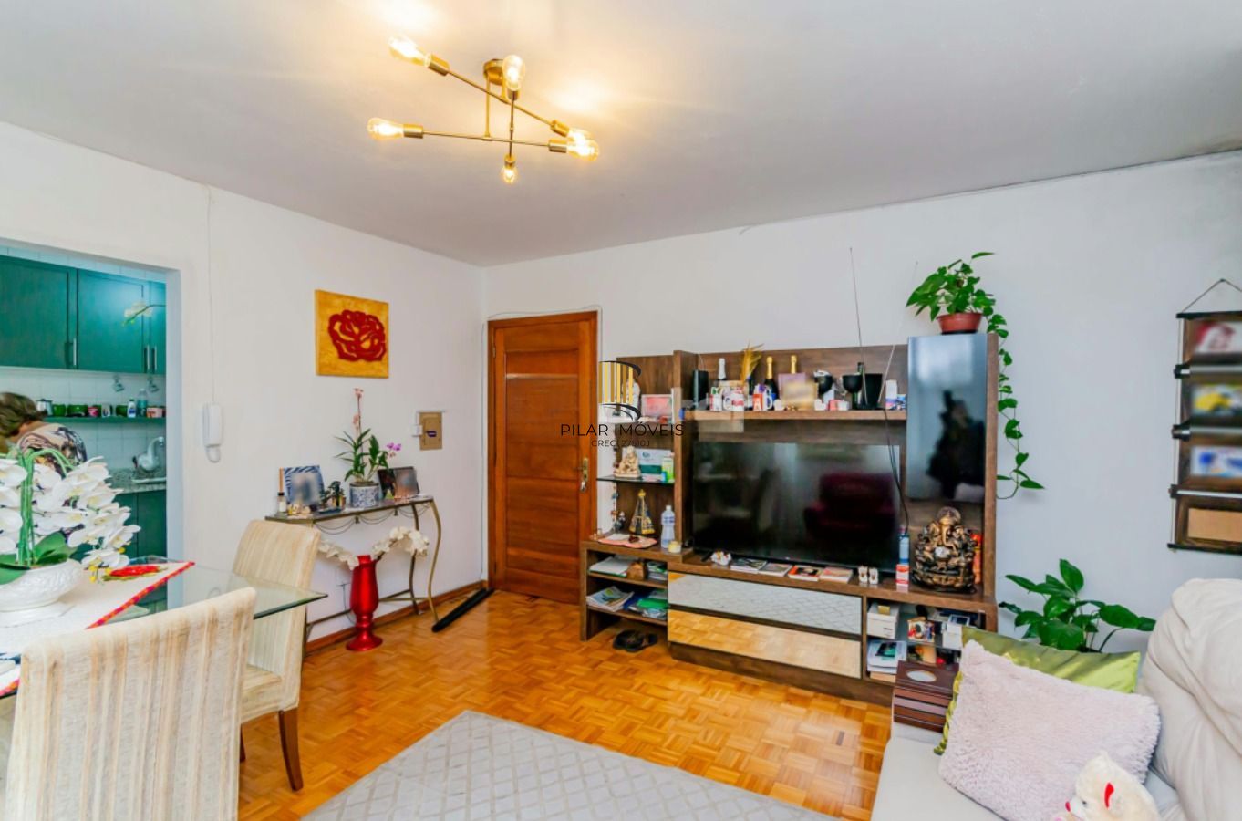 Viva com conforto e praticidade em um charmoso apartamento de 01 dormitório no Bairro Sarandi, em Porto Alegre.