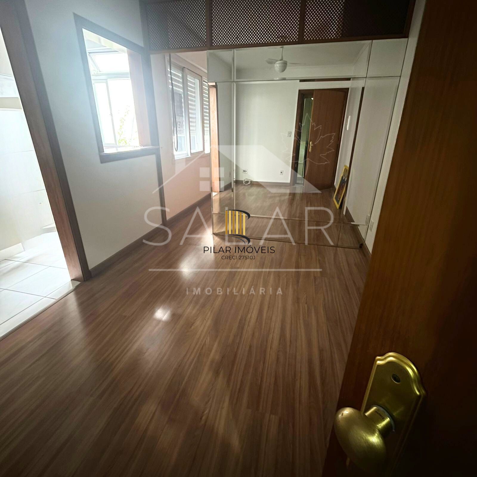 Excelente JK semimobiliado, bairro Passo da Areia, Porto Alegre/RS