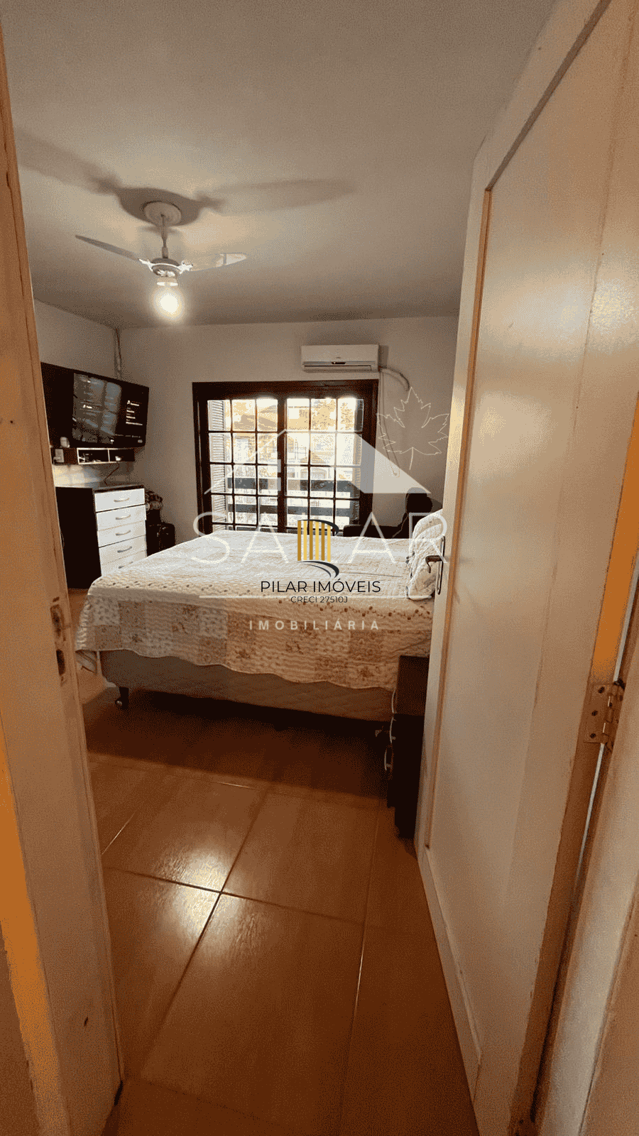 Casa de 03 dormitórios com suíte, Bairro Camaquã, Porto Alegre/RS