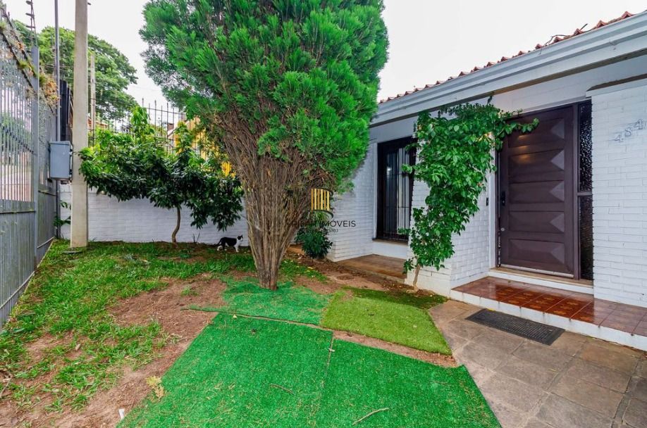 Casa em ótima localização, com 201m², Bairro Medianeira, Porto Alegre/RS