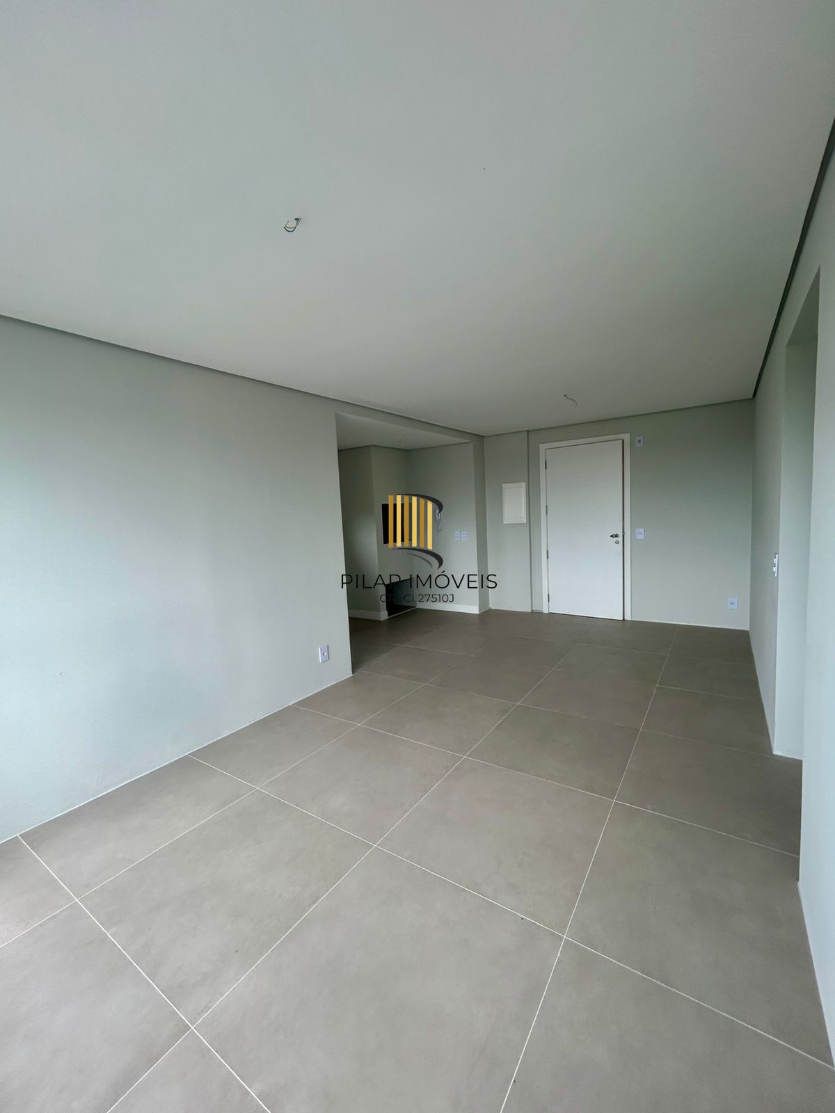 Excelente apartamento de 03 dormitórios, de frente, Bairro Vila Ipiranga, Porto Alegre/RS