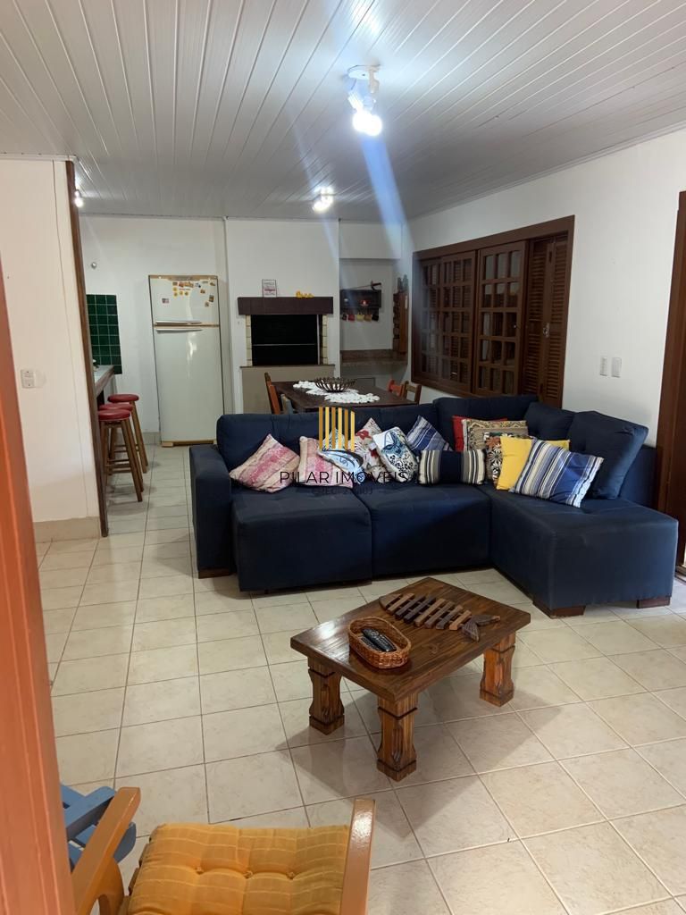 Casa com Piscina e Espaço Gourmet à Venda em  – 3 Dormitórios | Mariluz Plano D