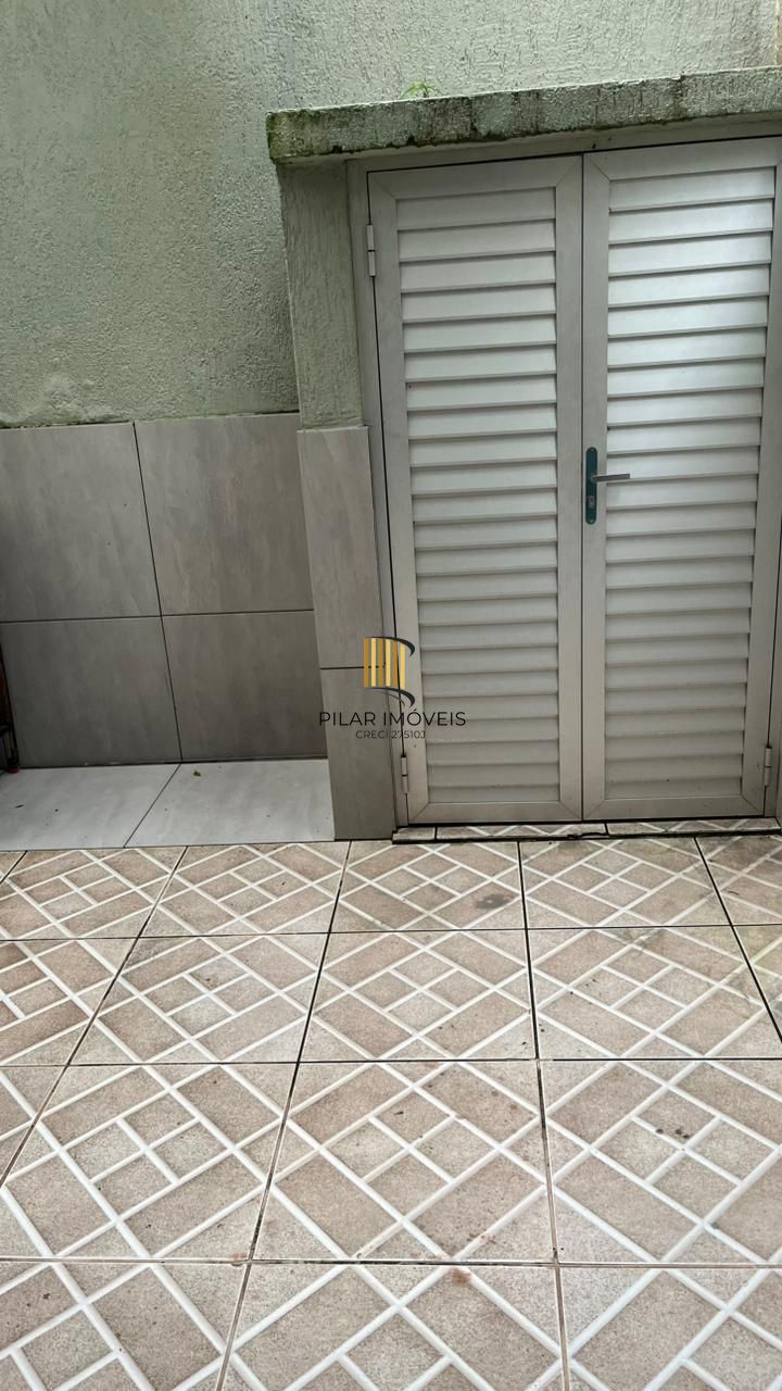 Sobrado Imponente com 4 Andares e 230m² – Garden Privativo e Lareira | R$ 1.480.000