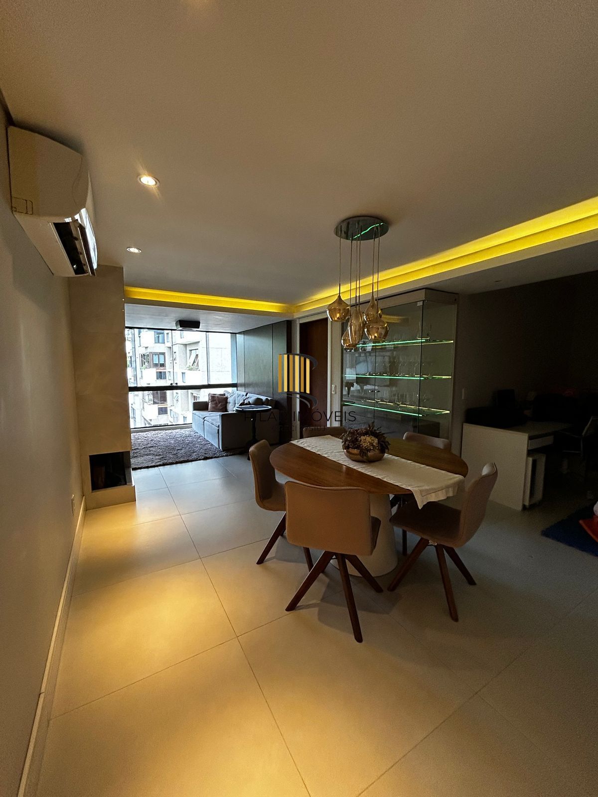 Amplo Apartamento de 183m² na Anita Garibaldi com 2 Vagas, Depósito e Projeto para Cobertura