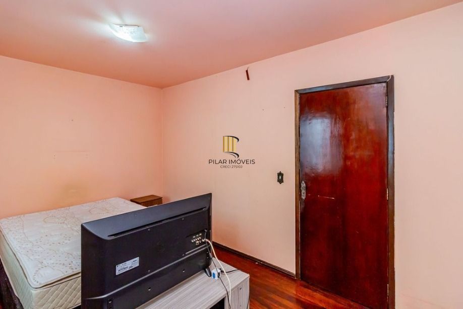 Casa em ótima localização, com 201m², Bairro Medianeira, Porto Alegre/RS