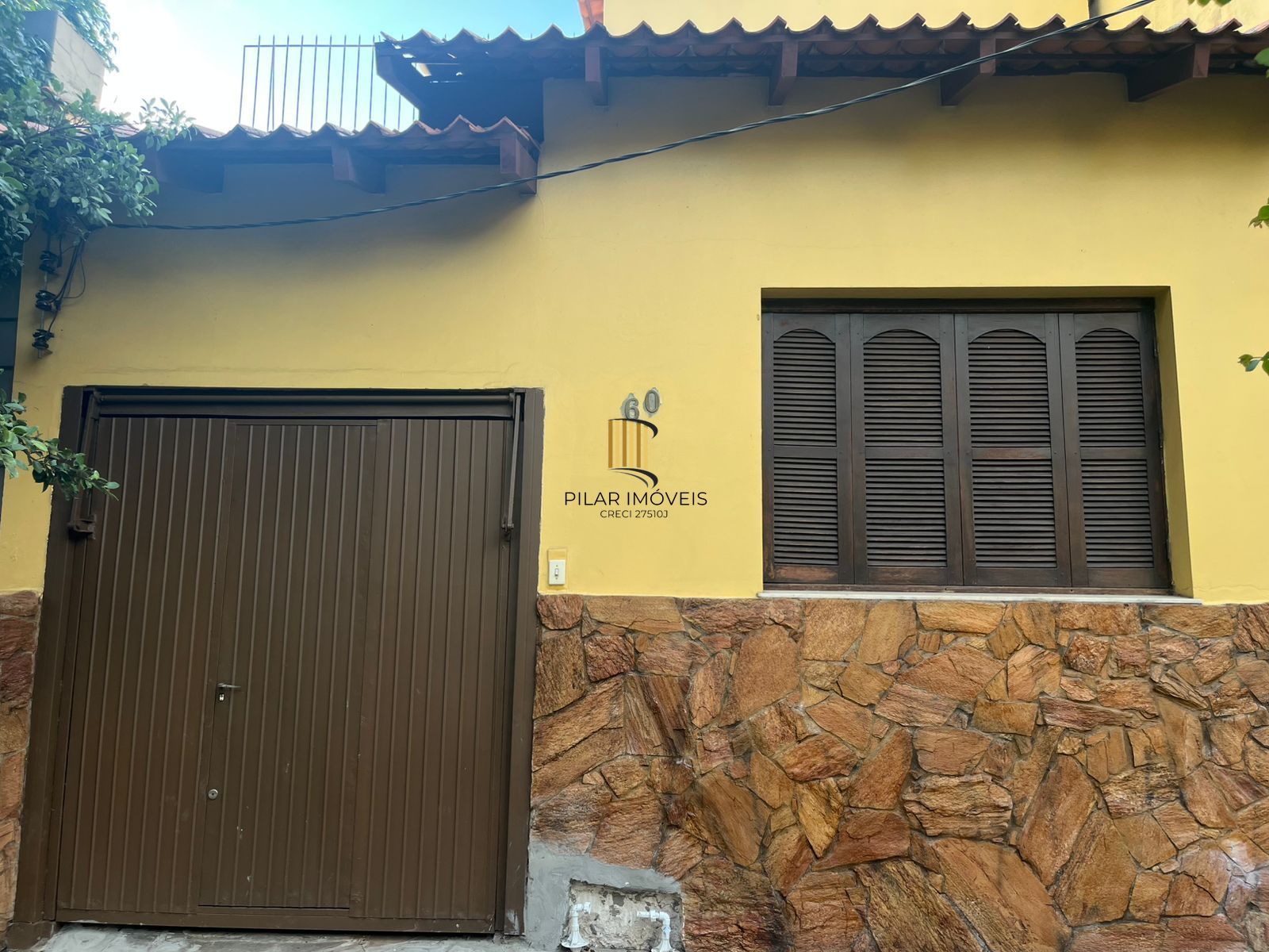 Casa ampla com potencial residencial e comercial | 220m² | Porto Alegre, Rio Grande do Sul