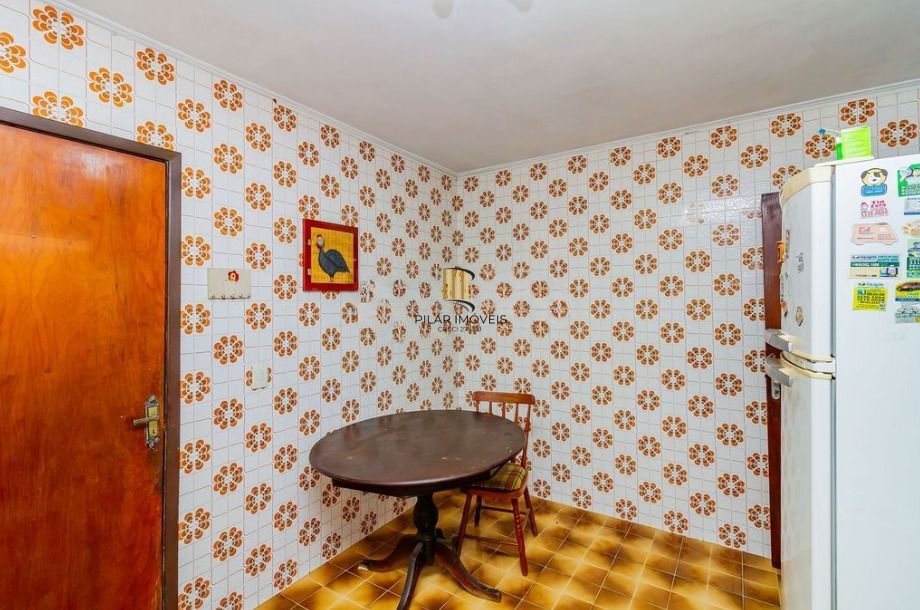 Casa em ótima localização, com 201m², Bairro Medianeira, Porto Alegre/RS