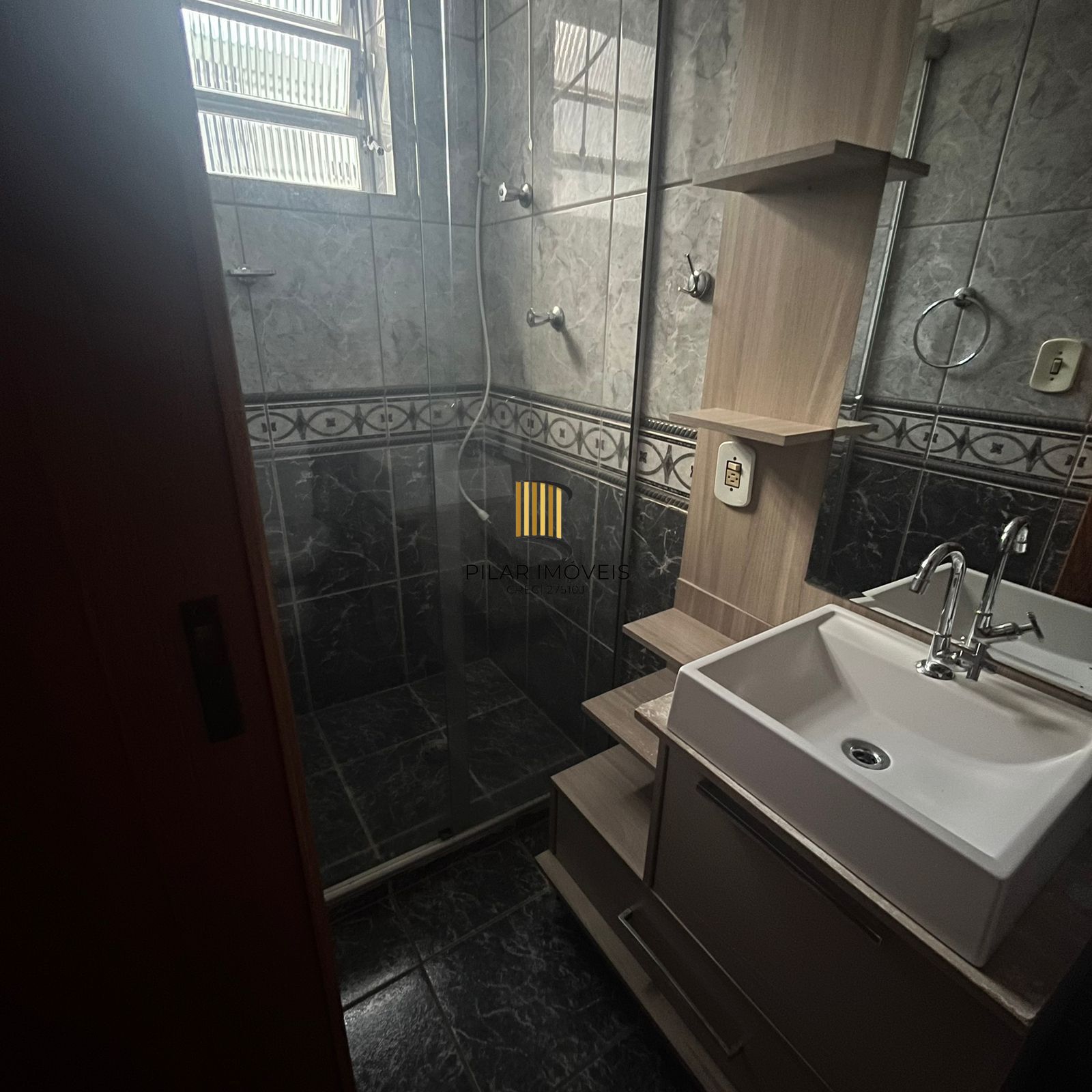 Excelente JK semimobiliado, bairro Passo da Areia, Porto Alegre/RS