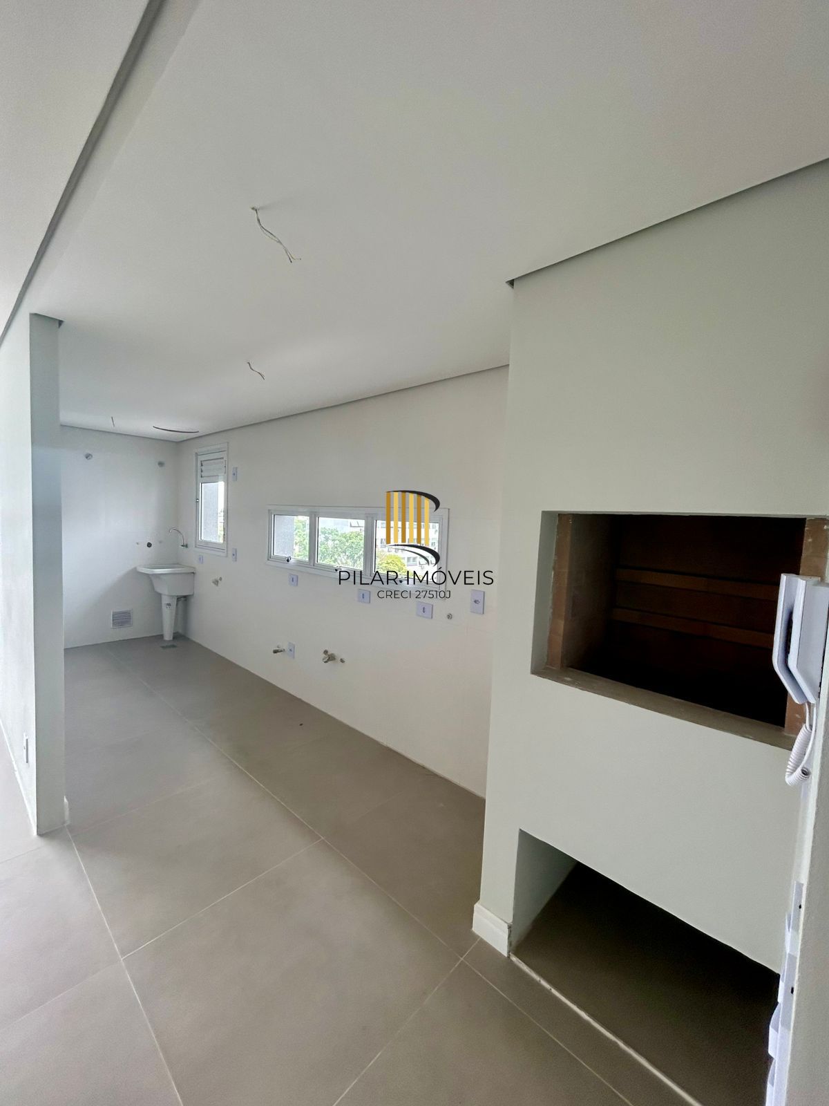 Excelente apartamento de 03 dormitórios, de frente, Bairro Vila Ipiranga, Porto Alegre/RS