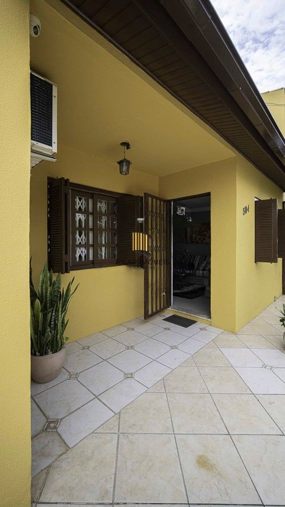 Casa com 02 pavimentos, 03 dormitórios, Bairro Intercap, Porto Alegre, Rio Grande do Sul