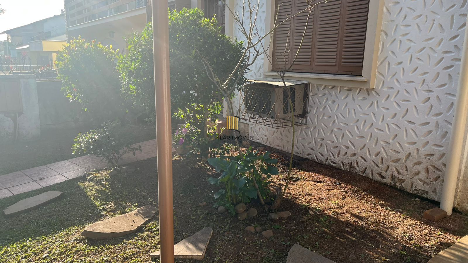 Terreno com duas casas no pátio, Bairro Teresópolis, Porto Alegre, Rio Grande do Sul