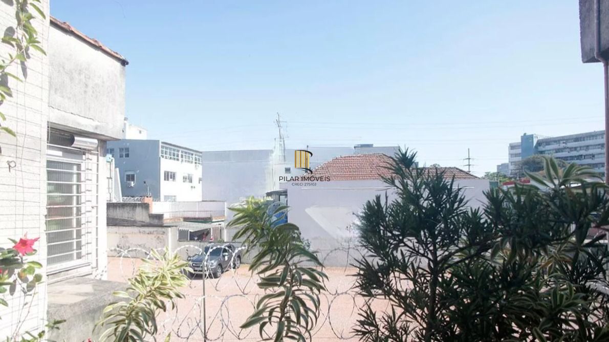 Apartamento com sacada, Bairro Santana, Porto Alegre/RS