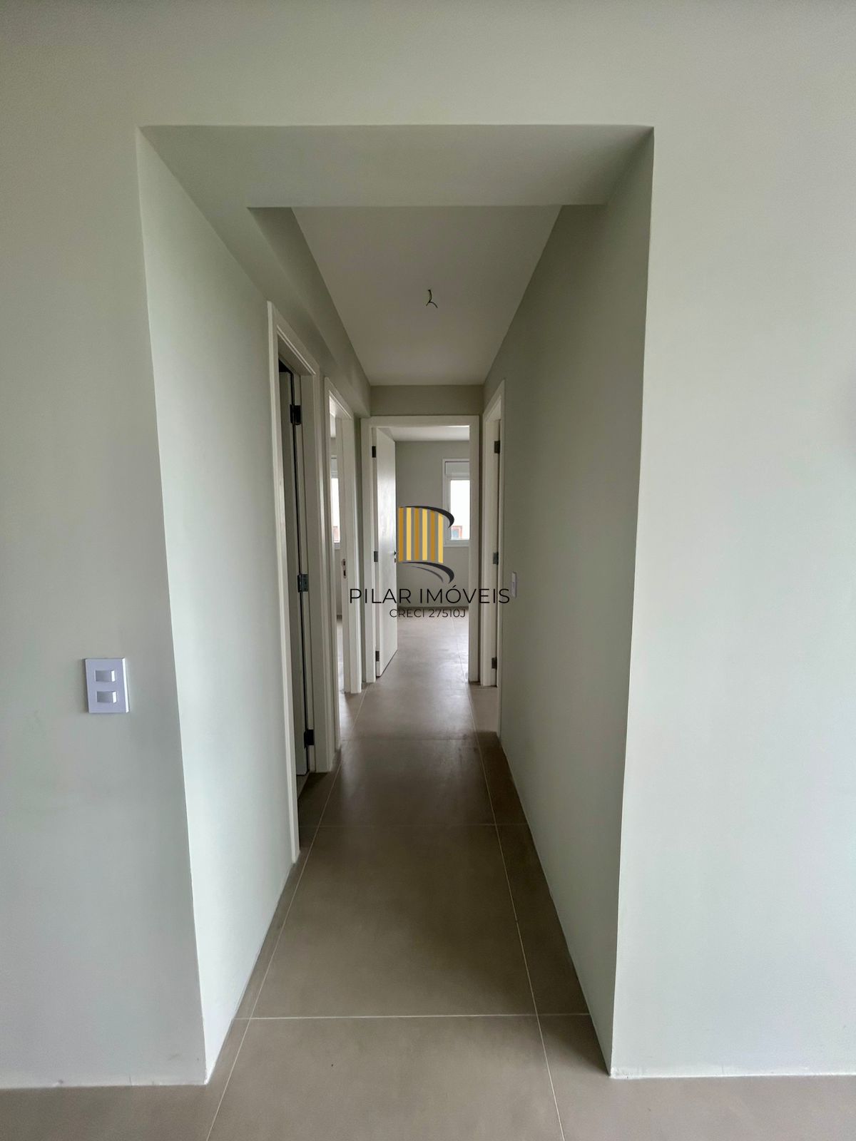 Excelente apartamento de 03 dormitórios, de frente, Bairro Vila Ipiranga, Porto Alegre/RS