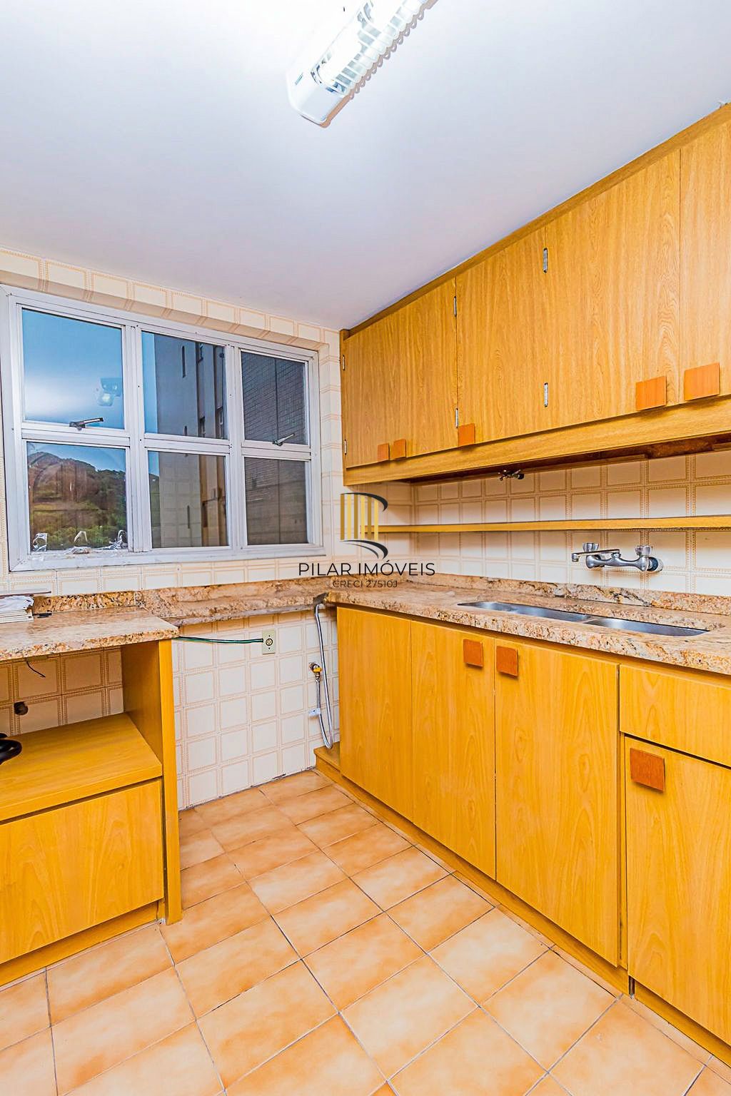 Apartamento de 02 dormitórios com estilo, Bairro Menino Deus, Porto Alegre, Rio Grande do Sul