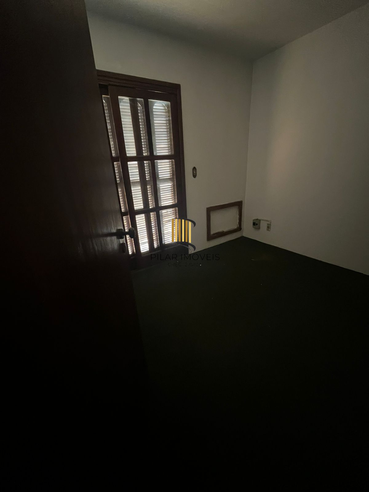 Casa ampla com potencial residencial e comercial | 220m² | Porto Alegre, Rio Grande do Sul