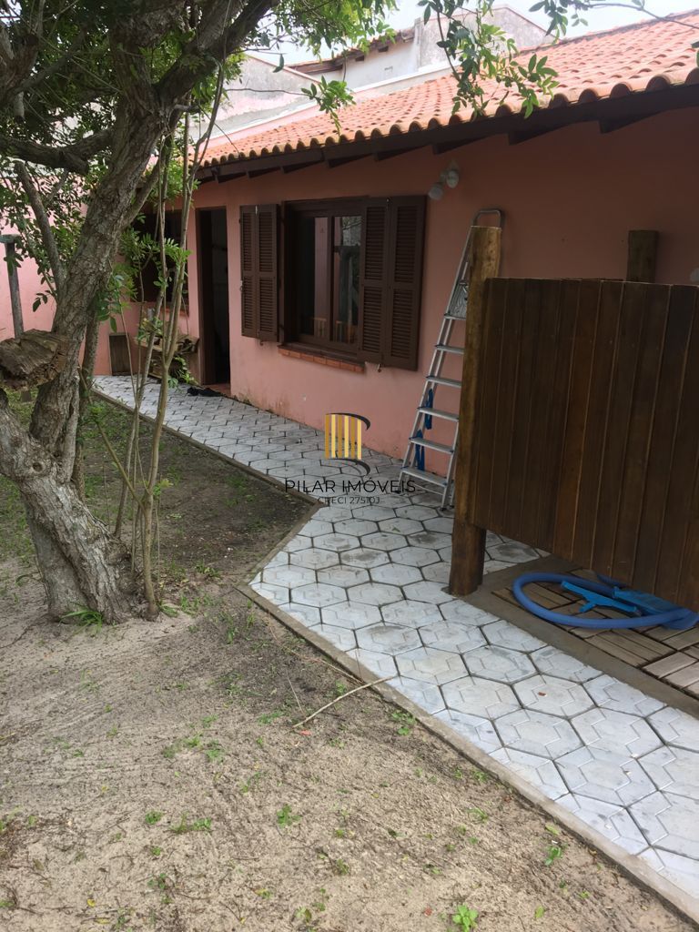 Casa com Piscina e Espaço Gourmet à Venda em  – 3 Dormitórios | Mariluz Plano D