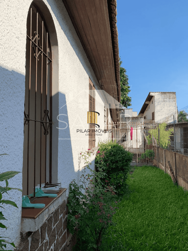 Casa na Av. Assis Brasil, Bairro Passo da Areia, Porto Alegre/RS