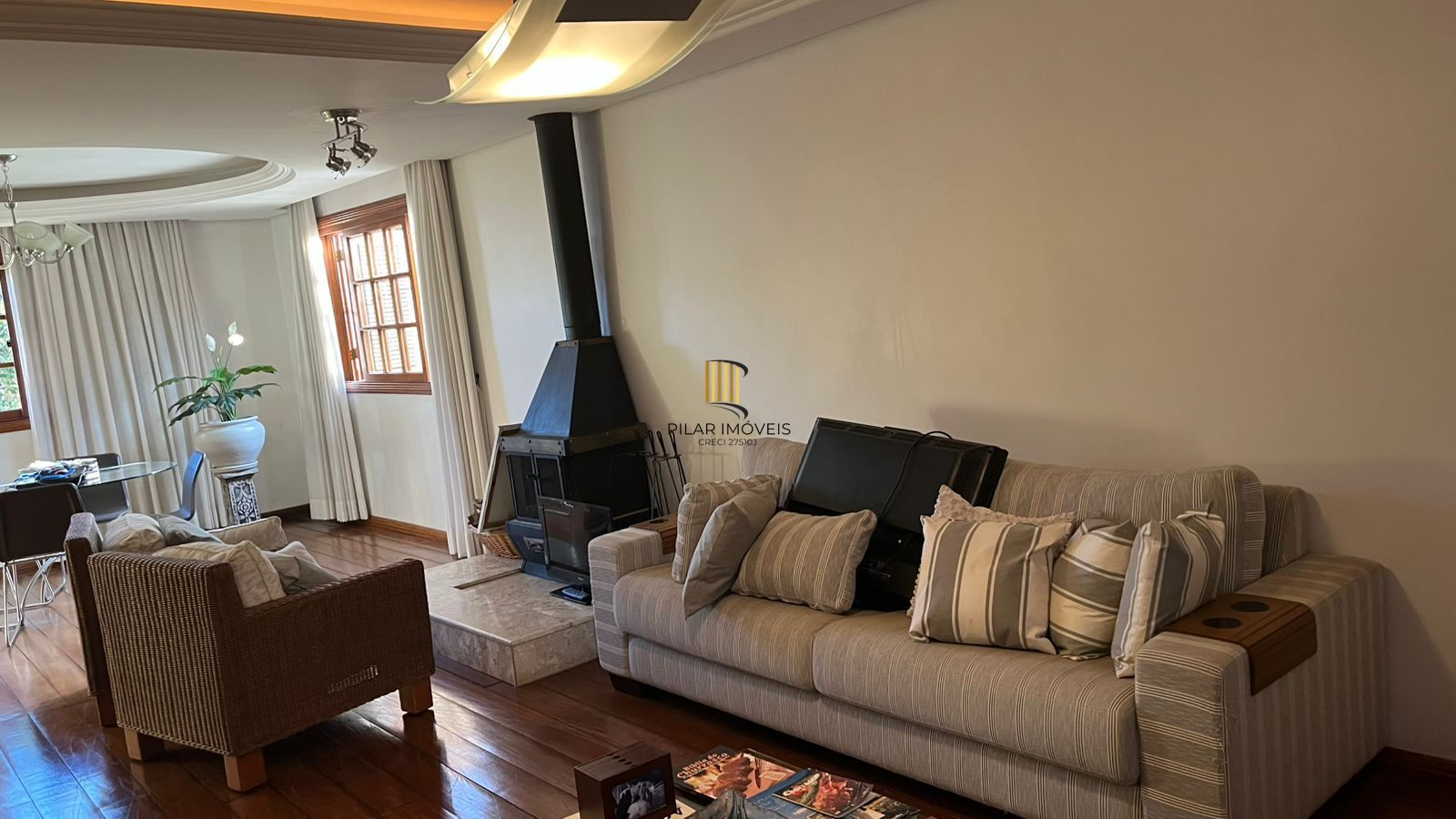 Terreno com duas casas no pátio, Bairro Teresópolis, Porto Alegre, Rio Grande do Sul