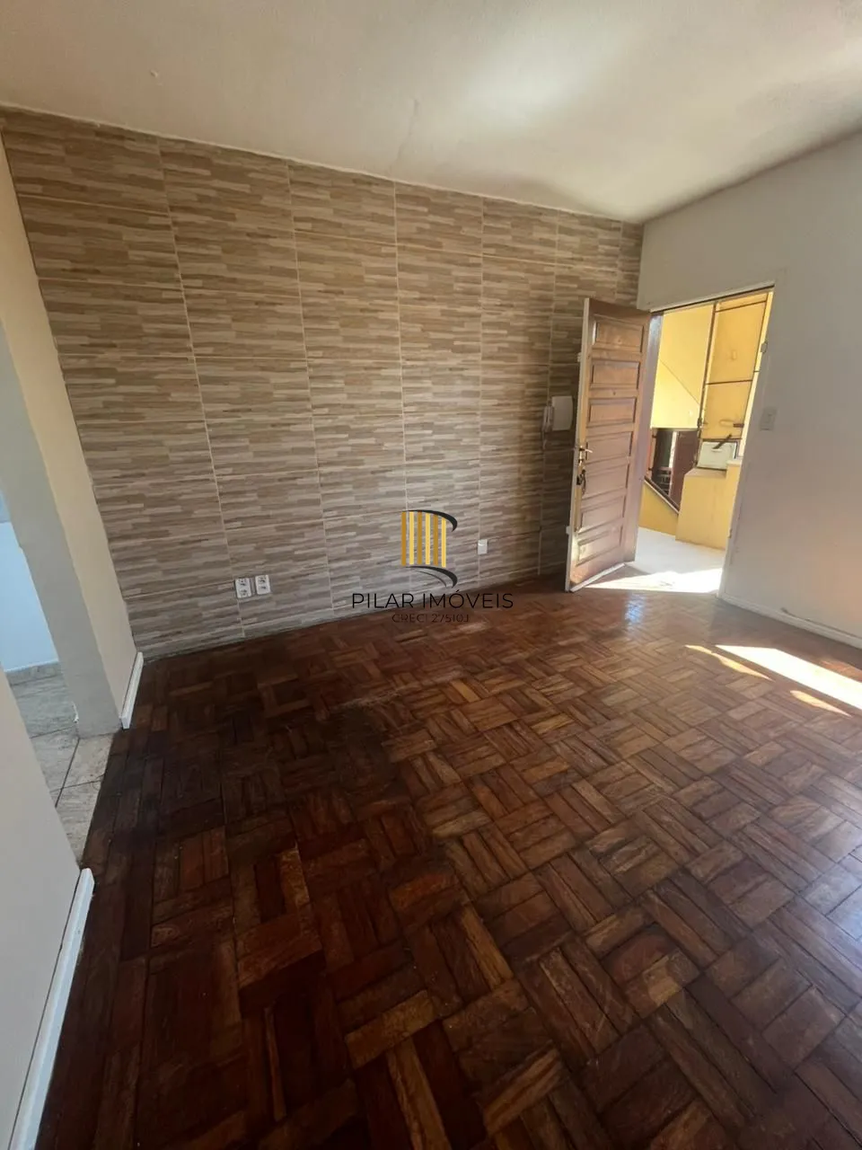 Apartamento 2 Dormitórios Reformado com Localização Imbatível