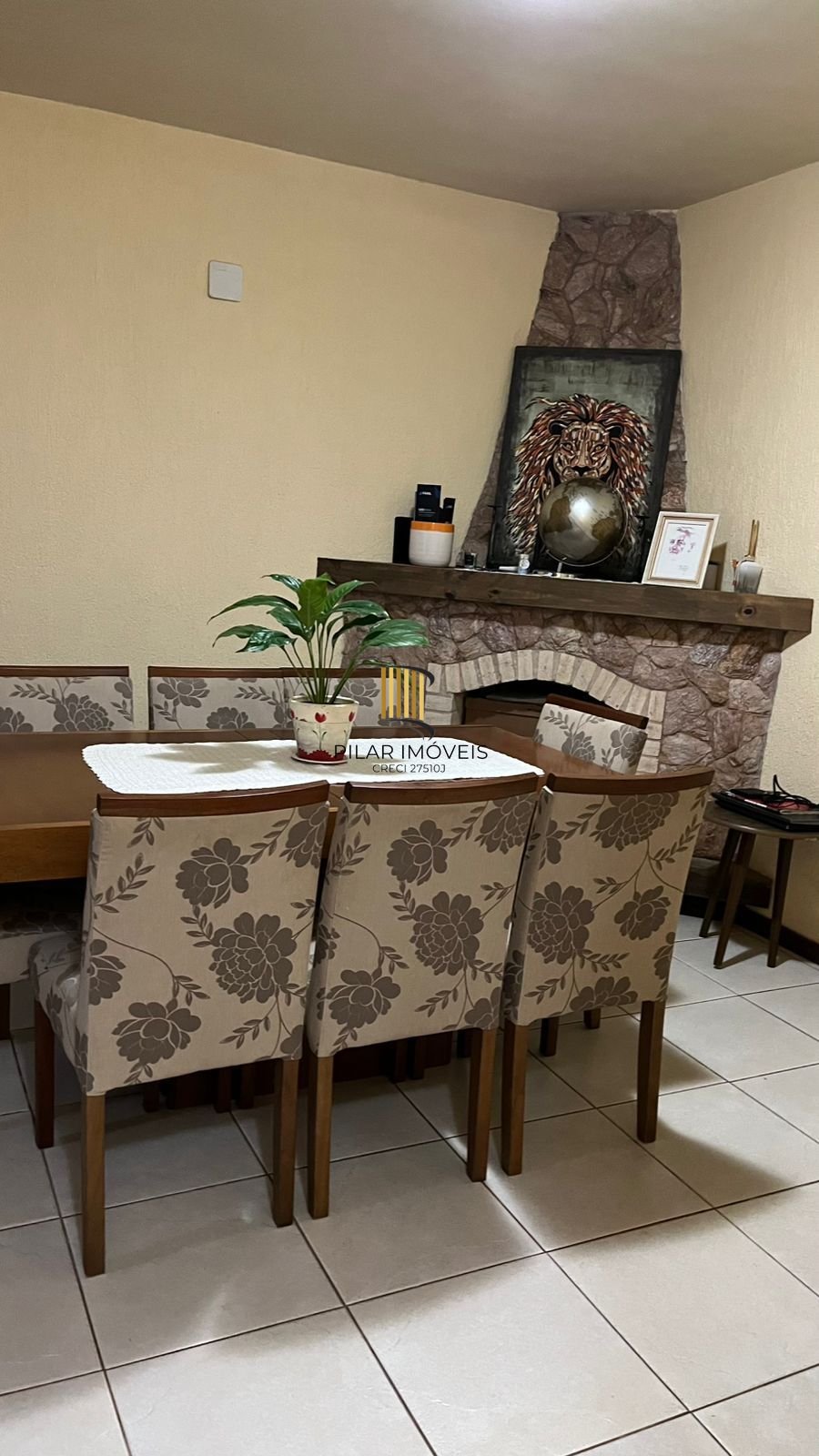 Sobrado Imponente com 4 Andares e 230m² – Garden Privativo e Lareira | R$ 1.480.000