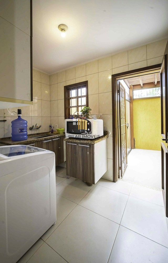 Casa com 02 pavimentos, 03 dormitórios, Bairro Intercap, Porto Alegre, Rio Grande do Sul