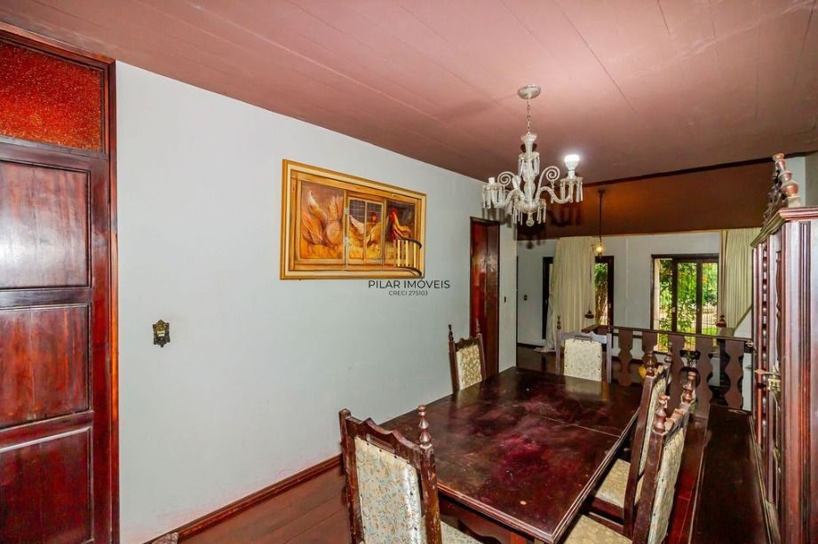 Casa em ótima localização, com 201m², Bairro Medianeira, Porto Alegre/RS