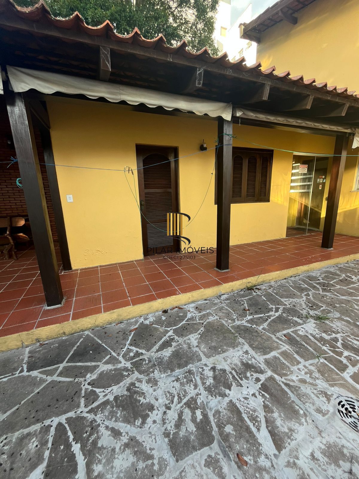 Casa ampla com potencial residencial e comercial | 220m² | Porto Alegre, Rio Grande do Sul